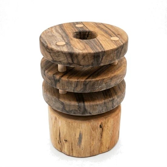 מנורת לילה מיוחדת ומעוצבת הצורה עגולה משני עצים טבעיים